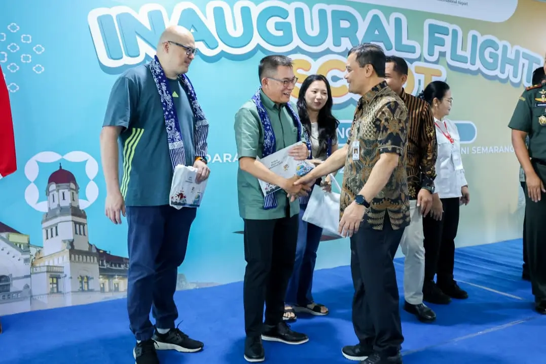 buka jalur penerbangan internasional untuk tarik investor untuk melakukan investasi di Jateng.