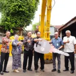 Terima bantuan alat berat