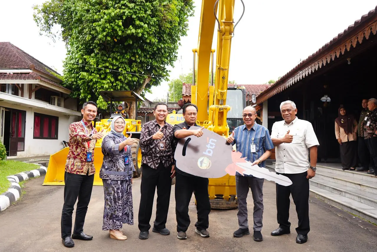 Terima bantuan alat berat