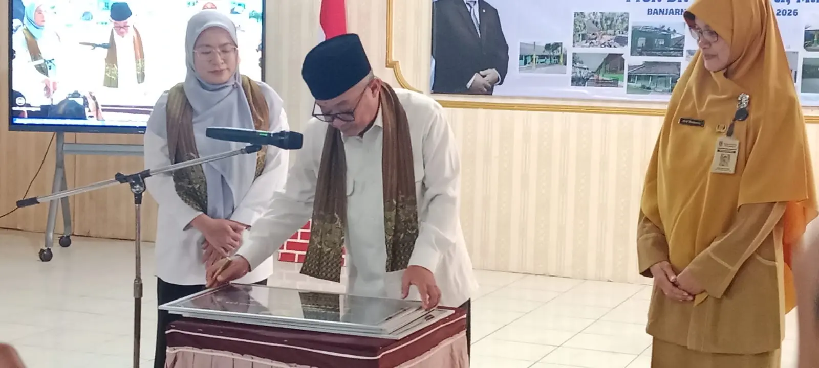 Mendikdasmen resmikan gedung sekolah
