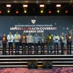 Kepala daerah saat menerima UHC Awards 2026