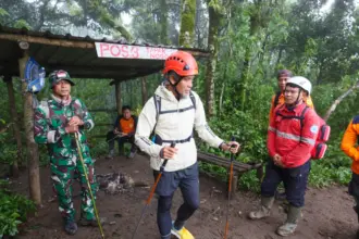 Sekda Jateng saat Pendakian Lereng Gunung Lawu