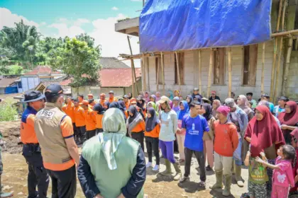 warga dilatih evakuasi mandiri