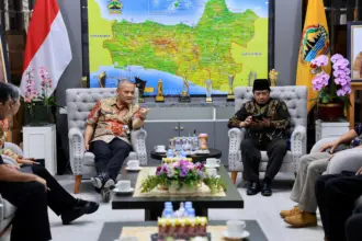 Dana desa menyusut, kades curhat