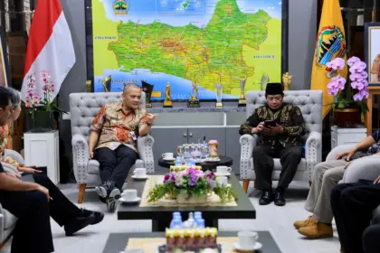 Dana desa menyusut, kades curhat