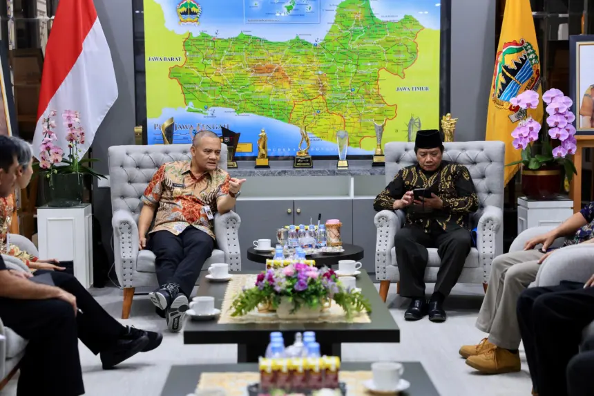 Dana desa menyusut, kades curhat