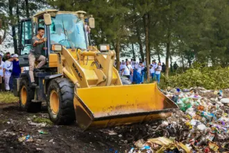 aksi bersihkan sampah