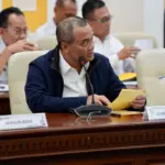 Gubernur saat rapat bersama terkait program 3 juta rumah