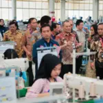 Gubernur pastikan THR pekerja terbayar