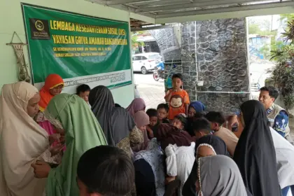 Penyerahan santunan
