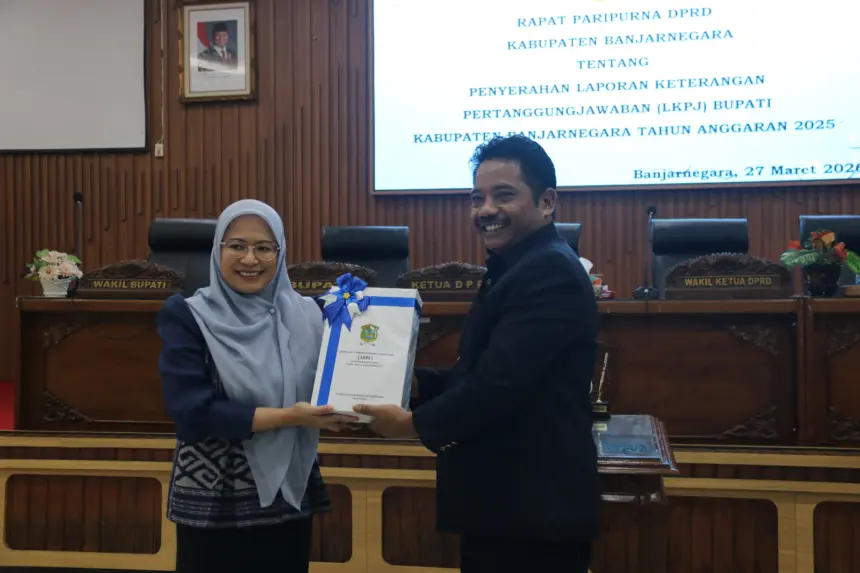 serahkan lkpj, bupati sampaikan penurunan angka kemiskinan