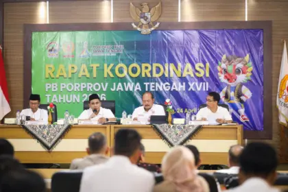 KONI Jateng bersama dengan wakil gubernur saat rakor terkait Porprov Jateng 2026