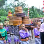 Kirab 1.000 tenong Sirukun