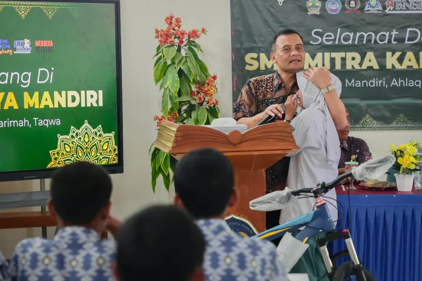 Menangis dipeluk gubernur ahmad luthfi