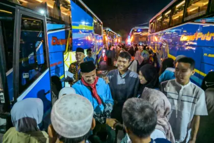 Tangis Haru dan Doa Iringi Keberangkatan 1.054 Jemaah Haji