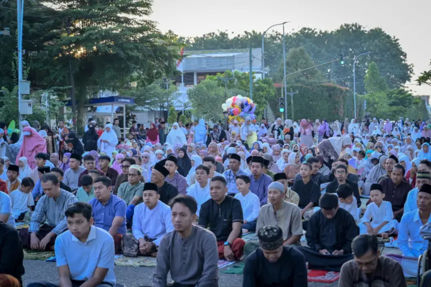 Ribuan jemaah ikuti salat iduladha di Alun-alun Banjarnegara
