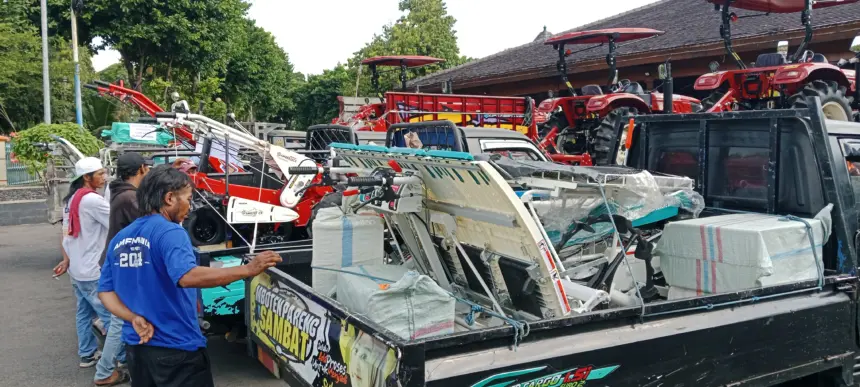 Bantuan alsintan untuk petani Banjarnegara