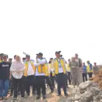 Dirjen SDA saat meninjau irigasi yang jebol di Banjarnegara