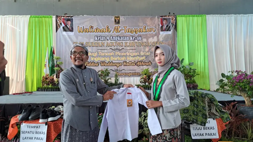 siswa SMP Sultan Agung donasikan seragam