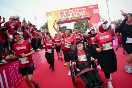 Gubernur Jateng dalam Soekarno Run 2026 di Surakarta