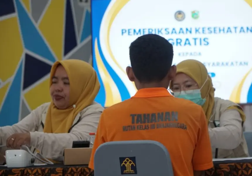 Warga Binaan Rutan Banjarnegara saat menjalani cek kesehatan gratis