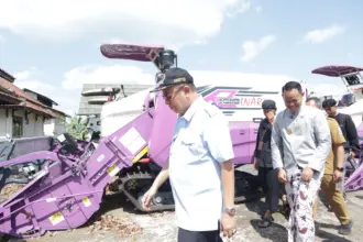 Petani Purbalingga terima bantuan alsintan