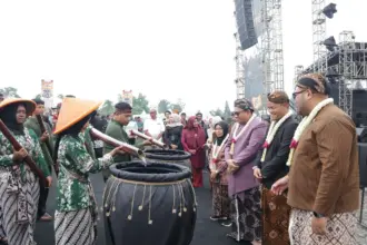 bupati dan wakil bupati Purbalingga dalam Festival Gunung Slamet