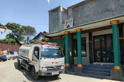 PMI Banjarnegara mulai distribusikan air bersih