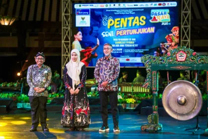 Sekda Jateng saat pembukaan Pasar Raya Jawa Tengah 2026