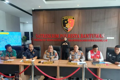 Polrseta Banyumas saat konferensi pers terkait pelaku oplos LPG 3 kilogram