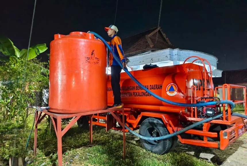 BPBD terus lakukan droping air bersih pada warga terdampak kekeringan