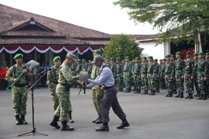 Penutupan kegitaan TMMD yang berhasil membangun jalan baru sebagai jalur alternatif warga