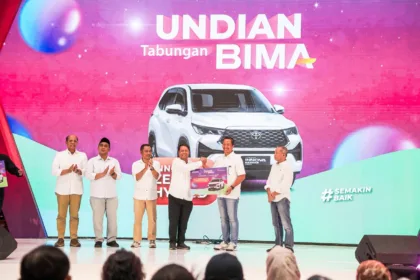 Penyerahan hadian utama bank jateng