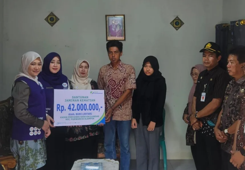 Penyerahan simbolis manfaat Jaminan Kematian (JKM) BPJS Ketenagakerjaan