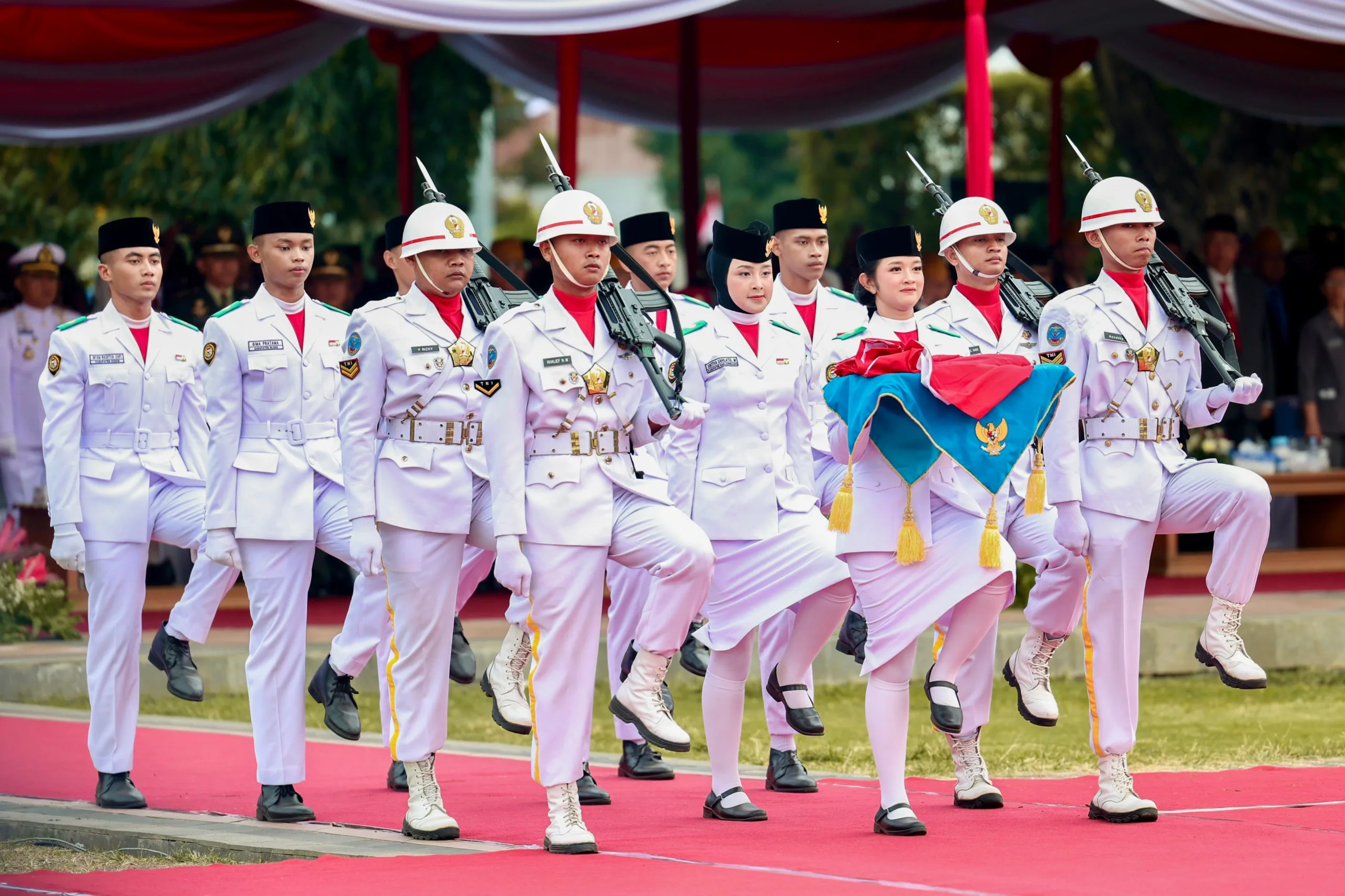 Upacara HUT RI di simpang lima