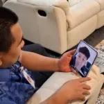 Wagub Taj Yasin saat melakukan video call dengan korban bullying Kebumen