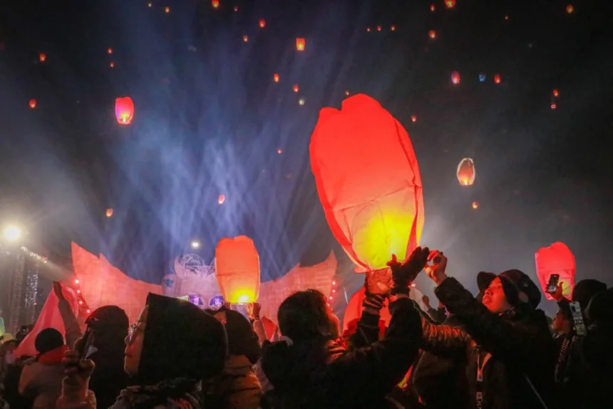 Pesta lampion menjadi bagian dari kegiatan Dieng Culture Festival yang banyak ditunggu wisatawan