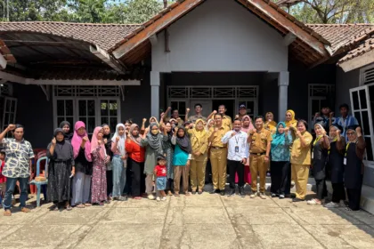 Bantuan sarana air bersih dari PLN Indonesia Power UBP Mrica Banjarnegara di Desa Kaliajir