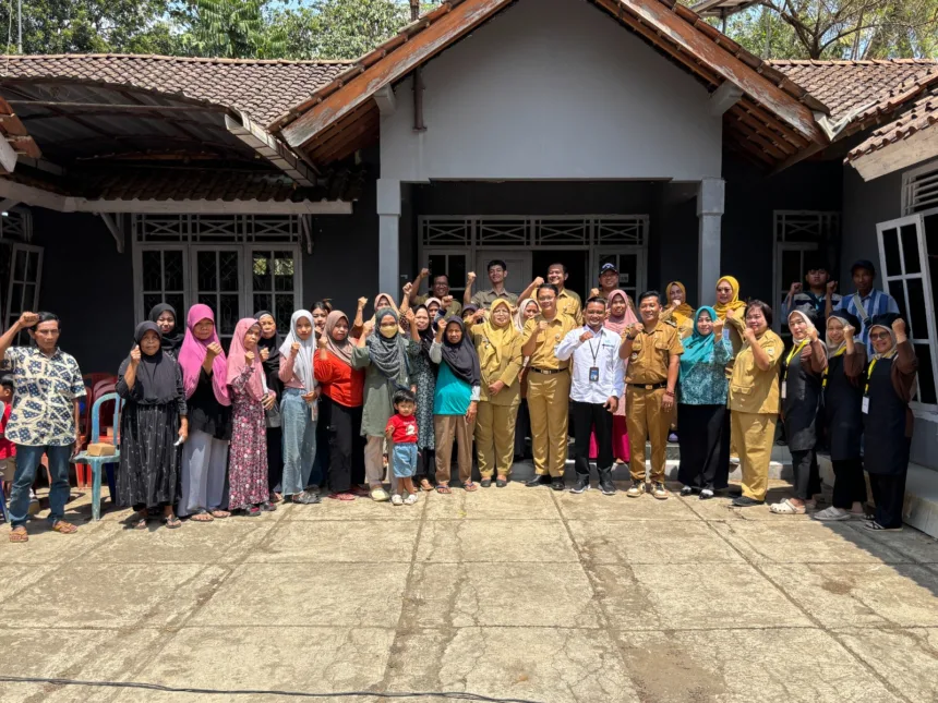 Bantuan sarana air bersih dari PLN Indonesia Power UBP Mrica Banjarnegara di Desa Kaliajir
