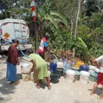 Kekeringan Banjarnegara meluas. Sebanyak 8.642 KK atau 29.110 jiwa terdampak di 42 desa dan 7 kelurahan. BPBD telah menyalurkan 5,59 juta liter air bersih.
