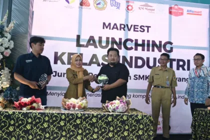 Launching kelas insutri SMKN 1 Bawang Banjarnegara