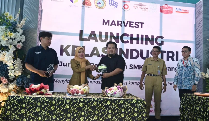 Launching kelas insutri SMKN 1 Bawang Banjarnegara