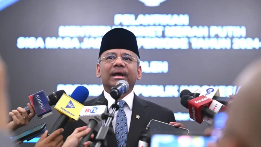 Suahasil Nazara memberikan keterangannya seusai dilantik Presiden Prabowo Subianto sebagai Menteri Keuangan Kabinet Merah Putih dalam sisa masa jabatan periode tahun 2024-2029 di Istana Negara, Jakarta, pada Senin, (14/9/2026). (Foto: BPMI Setpres)