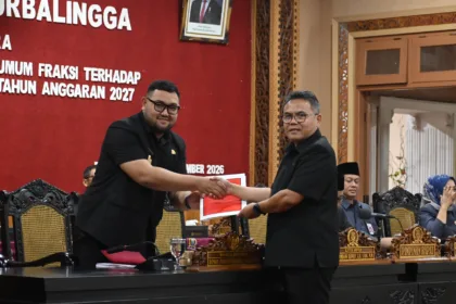 Raperda APBD 2027 memproyeksikan pendapatan daerah Rp2,071 triliun, dengan target PAD Purbalingga Rp440,46 miliar. Sejumlah fraksi meminta peningkatan pendapatan dilakukan tanpa mengorbankan daya beli masyarakat.
