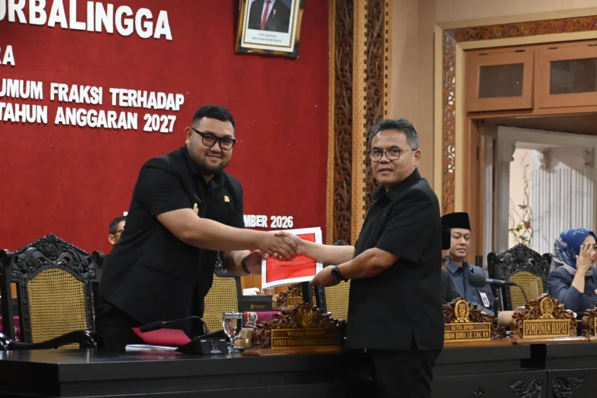 Raperda APBD 2027 memproyeksikan pendapatan daerah Rp2,071 triliun, dengan target PAD Purbalingga Rp440,46 miliar. Sejumlah fraksi meminta peningkatan pendapatan dilakukan tanpa mengorbankan daya beli masyarakat.