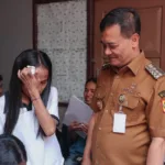 Mahasiswa NTT di Jawa Tengah terharu saat gubernur Ahmad Luthfi berikan UKT dan uang kos