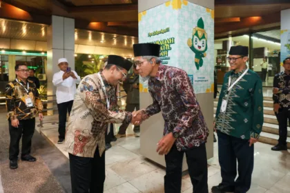 Sekda Jateng dalam menyambut tamu undangan dalam pembukaan MTQ Nasional 2026