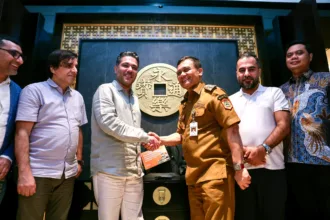 Gubernur Ahmad Luthfi saat bertemu dengan Investor Dubai yang siap menanamkan modalnya di Jawa Tengah. (dok. Pemprov Jateng)