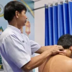 Para kafilah dalam MTQ Nasional saat mendapatkan layanan dari 20 terapis yang tersedia