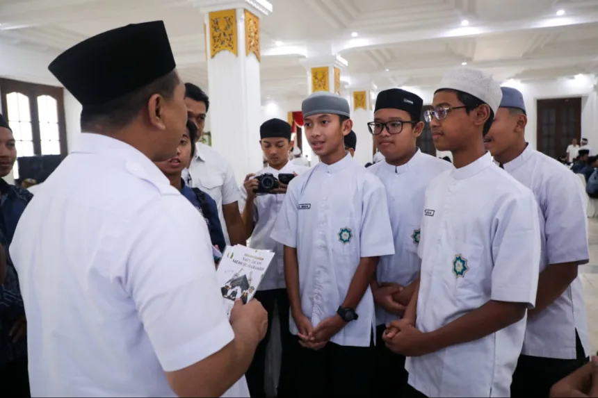 Wagub Taj Yasin ungkap rahasia jadi pemimpin bagi para santri